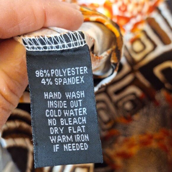 Max & Rina Womens Sz XL Stretch Knit‎ Top Wooden Beads Mixed Print Asymmetrical - Picture 7 of 7